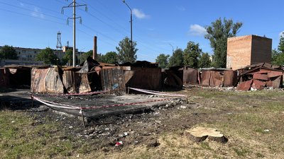 Гараж на місці обстрілу 17 червня Гараж на місці обстрілу 17 червня