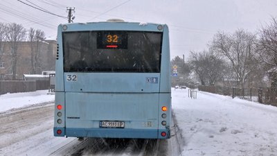 Розчищення доріг у Луцькій громаді: комунальники перейшли на цілодобовий режим роботи Розчищення доріг у Луцькій громаді: комунальники перейшли на цілодобовий режим роботи