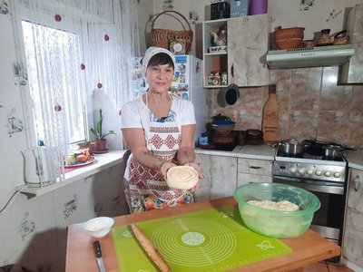 "Нині ця випічка призабута": жителька Кіровоградщини готує різдвяний книш за маминим рецептом "Нині ця випічка призабута": жителька Кіровоградщини готує різдвяний книш за маминим рецептом