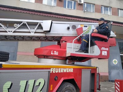У Житомирі рятувальникам передали дві пожежні автодрабини з Дортмунда