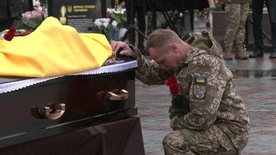 З добровольцем Сергієм Бойко порощались у Рівному З добровольцем Сергієм Бойко порощались у Рівному