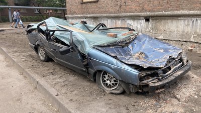 знищене авто, розбите авто знищене авто, розбите авто