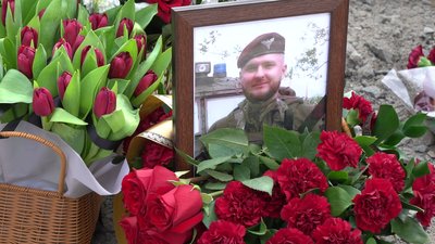 У Кропивницькому попрощалися з військовими Сергієм Абрамовим та Андрієм Романовим У Кропивницькому попрощалися з військовими Сергієм Абрамовим та Андрієм Романовим