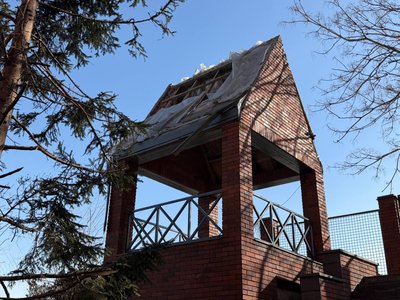 "Черга дійшла й до мене": збитий безпілотник упав поряд з будинком Філатова "Черга дійшла й до мене": збитий безпілотник упав поряд з будинком Філатова