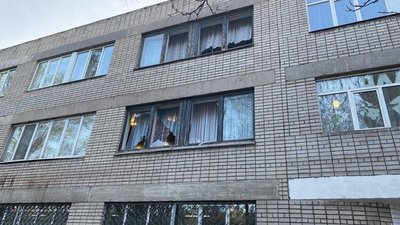 "Нарахували десь 12 вибухів". Що відбувається на місці атаки БпЛА у Кам'янському на Дніпропетровщині