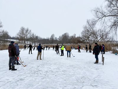 У селі на Черкащині влаштовують хокейні турніри на місцевому ставку У селі на Черкащині влаштовують хокейні турніри на місцевому ставку