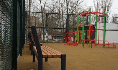 Відновлений спортивний майданчик у Корабельному районі Миколаєва Відновлений спортивний майданчик у Корабельному районі Миколаєва