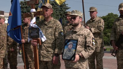 З військовими Павлом Поліщуком та Володимиром Цекларем попрощалися у Рівному З військовими Павлом Поліщуком та Володимиром Цекларем попрощалися у Рівному