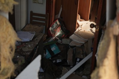 «Прокинувся - на мені стеля лежить». Мешканці Сум про наслідки обстрілу КАБами «Прокинувся - на мені стеля лежить». Мешканці Сум про наслідки обстрілу КАБами