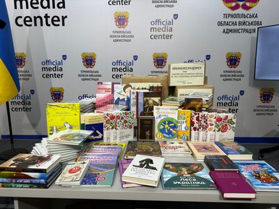 Передали книжки, українсько-угорська школі в Будапешті, освіта, Тернопільщина, січень 2025