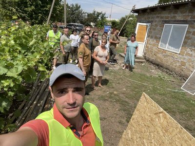 "Спочатку люди не вірили, що їдуть їм допомагати", – енергетик одного з підприємств Житомирщини про відбудову Херсонщини "Спочатку люди не вірили, що їдуть їм допомагати", – енергетик одного з підприємств Житомирщини про відбудову Херсонщини