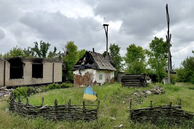 "Вночі – гупає, вдень – так собі, ми звикли». Фоторепортаж з прифронтового Золотого Колодязя на Донеччині "Вночі – гупає, вдень – так собі, ми звикли». Фоторепортаж з прифронтового Золотого Колодязя на Донеччині