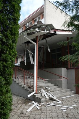 “Летіло, неначе чорний дощ падав”: війська РФ завдали ракетного удару по Сумах