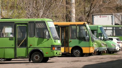 Приміські автобуси, Харків, 17 квітня 2026 року Приміські автобуси, Харків, 17 квітня 2026 року