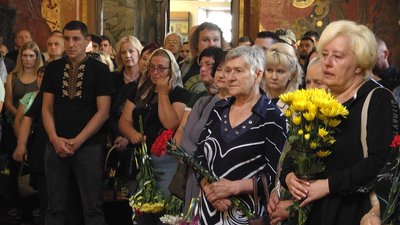 У Житомирі попрощалися з військовослужбовцем Дмитром Панчуком У Житомирі попрощалися з військовослужбовцем Дмитром Панчуком