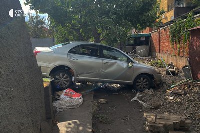 "Дуже порядні люди": сусіди про загиблу родину з п’яти людей під час негоди в Одесі "Дуже порядні люди": сусіди про загиблу родину з п’яти людей під час негоди в Одесі