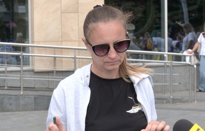 У Луцьку рідні полонених і зниклих безвісти підняли "Прапор надії"