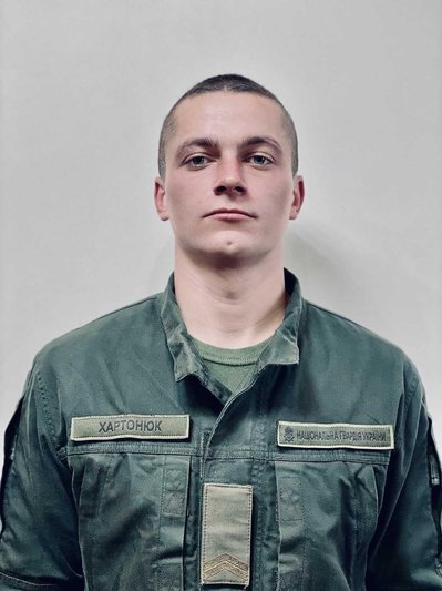Рідним 23-річного нацгвардійця з Волині передали його посмертну відзнаку Рідним 23-річного нацгвардійця з Волині передали його посмертну відзнаку