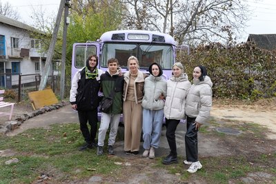 На Тальнівщині студенти з викладачами реставрують автобус На Тальнівщині студенти з викладачами реставрують автобус