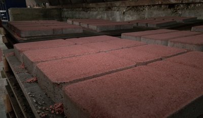 Двоколірна плитка, яку можуть виготовляти у Глибоці Двоколірна плитка, яку можуть виготовляти у Глибоці