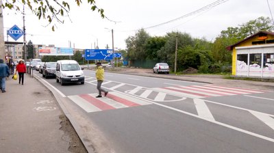 "Не вирішити розміткою": які проблеми планування кільця біля "Дріжзаводу" у Чернівцях називає експерт "Не вирішити розміткою": які проблеми планування кільця біля "Дріжзаводу" у Чернівцях називає експерт