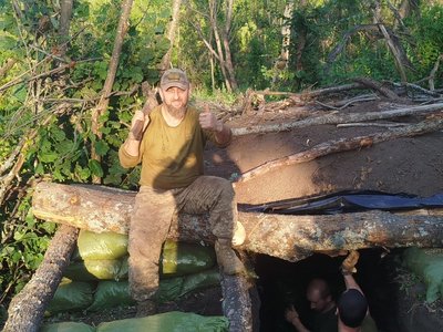 "Якщо ти його не вб'єш — він тебе вб'є". Як Петро з Тернопільщини у складі 42 ОМБр боронить Дніпропетровщину "Якщо ти його не вб'єш — він тебе вб'є". Як Петро з Тернопільщини у складі 42 ОМБр боронить Дніпропетровщину