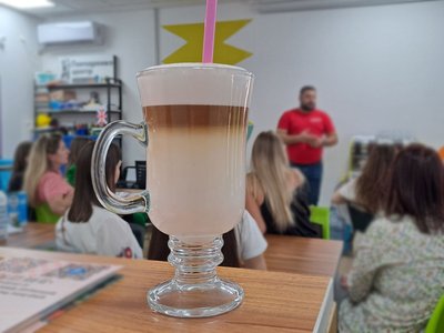 Як правильно готувати каву. У Кропивницькому переселенців безкоштовно вчать професії бариста Як правильно готувати каву. У Кропивницькому переселенців безкоштовно вчать професії бариста