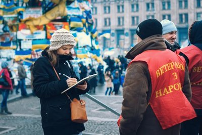 Як Помаранчева революція та Євромайдан змінили українське мистецтво Як Помаранчева революція та Євромайдан змінили українське мистецтво