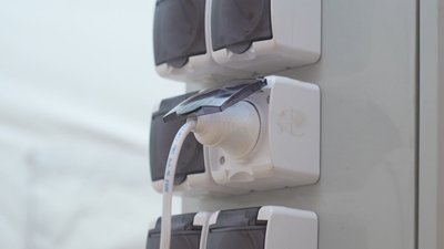 За дві доби пів сотні вінничан скористалися пунктами підзарядки у місті За дві доби пів сотні вінничан скористалися пунктами підзарядки у місті