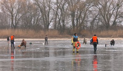 "Не лізь туди, куди не треба": чи знають черкащани правила зимової риболовлі "Не лізь туди, куди не треба": чи знають черкащани правила зимової риболовлі