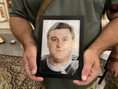 У Полтаві попрощалися із солдатами, які загинули на Донеччині У Полтаві попрощалися із солдатами, які загинули на Донеччині