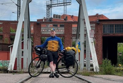 Маркус Маттссон, збирає донати для ЗСУ, їде на велосипеді, Тернопільщина, липень 2025 Маркус Маттссон, збирає донати для ЗСУ, їде на велосипеді, Тернопільщина, липень 2025