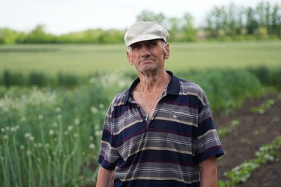 "Коли вию, коли скавчу". Як останні 20 мешканців Веселого Кута на Дніпропетровщині живуть у прифронтовому селі