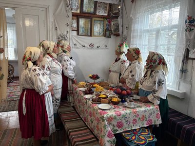 «Бовсунівським бабусям» — 20 років: як колектив зберігає автентичні пісні Житомирського Полісся
