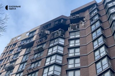Пошкоджені житлові будинки, крамниці та меблеве підприємство: наслідки вечірньої атаки РФ по Одесі Пошкоджені житлові будинки, крамниці та меблеве підприємство: наслідки вечірньої атаки РФ по Одесі