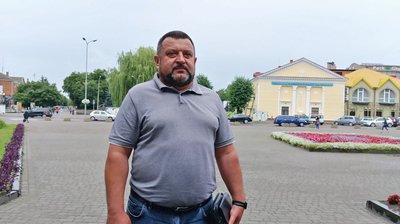 Американський білий метелик на Волині: як у Ковельській громаді борються зі шкідником Американський білий метелик на Волині: як у Ковельській громаді борються зі шкідником