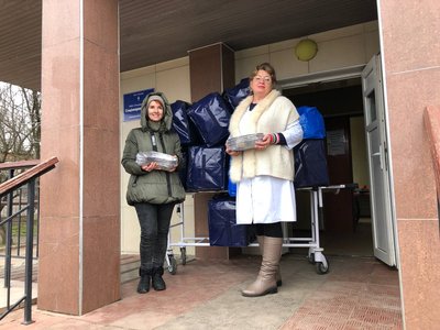 Збори, закупи, передачі та поїздки: як працює волонтерка з Миколаєва Збори, закупи, передачі та поїздки: як працює волонтерка з Миколаєва