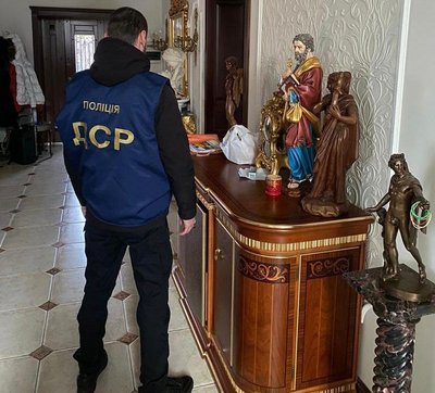 Обшук у помешканні підозрюваного у фінансуванні терористів так званої ДНР Обшук у помешканні підозрюваного у фінансуванні терористів так званої ДНР