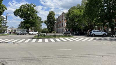 У Полтаві повністю демонтували пам'ятник на місці відпочинку Петра I У Полтаві повністю демонтували пам'ятник на місці відпочинку Петра I