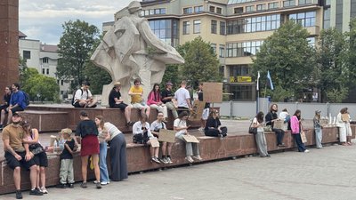 В Україні тривають протести проти відставки Федорова. День шостий В Україні тривають протести проти відставки Федорова. День шостий