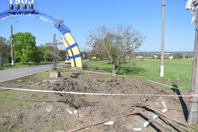 "Я не розуміла чи завалило дім з боку, де спала моя дитина": жителі Одещини про наслідки нічного удару РФ 15 травня "Я не розуміла чи завалило дім з боку, де спала моя дитина": жителі Одещини про наслідки нічного удару РФ 15 травня