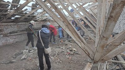 Атака на РДА на Чернігівщині: будівля непридатна для використання після влучання БпЛА Атака на РДА на Чернігівщині: будівля непридатна для використання після влучання БпЛА
