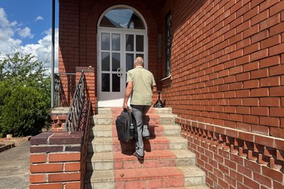 "У дружини стрес". Житель Слов’янська розказав про ранковий удар бомбами та як врятувалися "У дружини стрес". Житель Слов’янська розказав про ранковий удар бомбами та як врятувалися