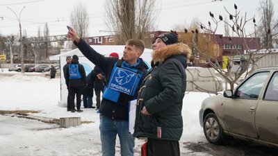 “Пішла до дочки, а в неї балкон вибитий”: російський дрон вибухнув біля багатоповерхівки у Сумах “Пішла до дочки, а в неї балкон вибитий”: російський дрон вибухнув біля багатоповерхівки у Сумах