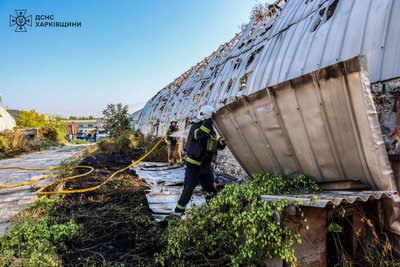 У Слобідському районі Харкова згоріла вантажівка в ангарі на фонвізіна У Слобідському районі Харкова згоріла вантажівка в ангарі на фонвізіна