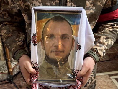 “Були в пеклі, у розвідці”: рідні розповіли про військовий шлях загиблого сапера Олександра Кочури “Були в пеклі, у розвідці”: рідні розповіли про військовий шлях загиблого сапера Олександра Кочури