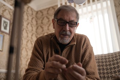 “Коли береш різець – забуваєш про все”: як сумський майстер зберігає народну творчість “Коли береш різець – забуваєш про все”: як сумський майстер зберігає народну творчість