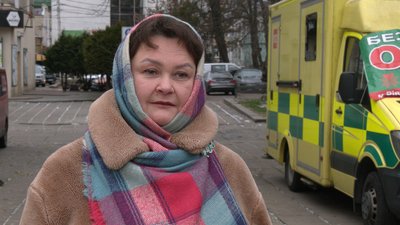 "Війна в країні, люди голодні, холодні": безплатні гарячі обіди з 6 грудня роздають в центрі Рівного "Війна в країні, люди голодні, холодні": безплатні гарячі обіди з 6 грудня роздають в центрі Рівного
