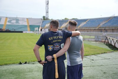 У Полтаві піротехнік ДСНС, який втратив зір, готується до напівмарафону У Полтаві піротехнік ДСНС, який втратив зір, готується до напівмарафону