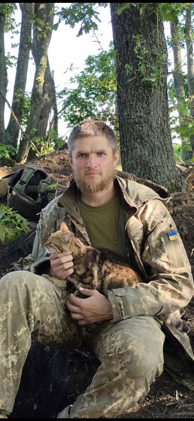 Ветеран з Харківщини подарував вишиванку принцу Гаррі під час "Ігор нескорених"